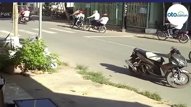 Một loạt bệnh tổ tông cộng lại mới thành