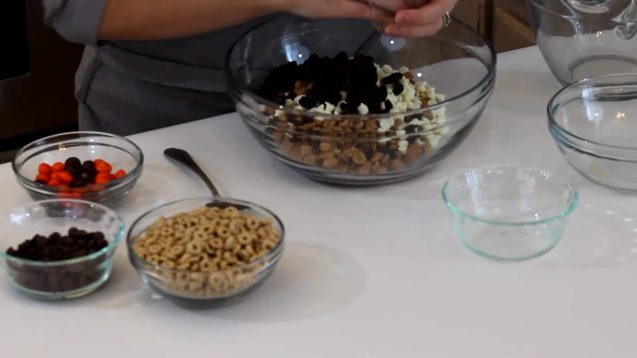 How To Make Halloween Snack Mix | Snack