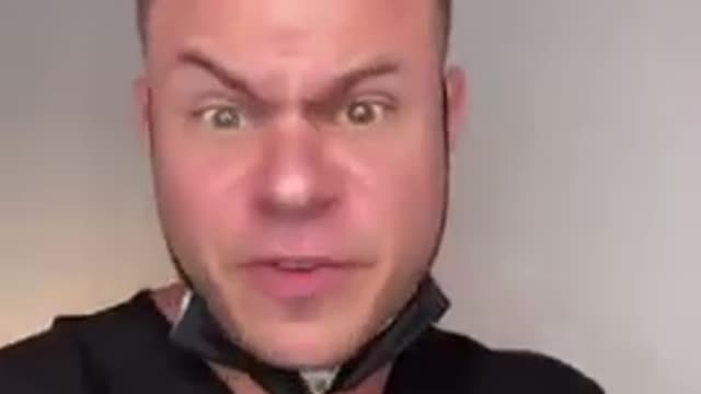 Why You Should Never Chew Ice