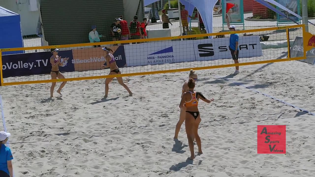 Beach Volleyball Girls Exciting Rallies Before Court Switch
