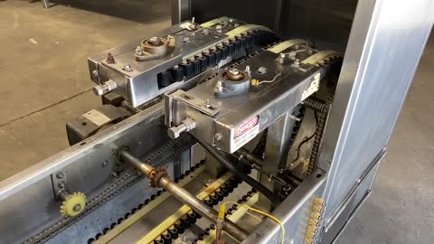 BEVCO Model M150 Gripper Bottle Rinser