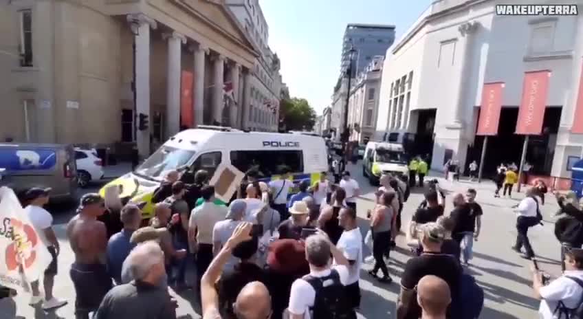Siguen jugando con nosotros: ocurrió en Londres