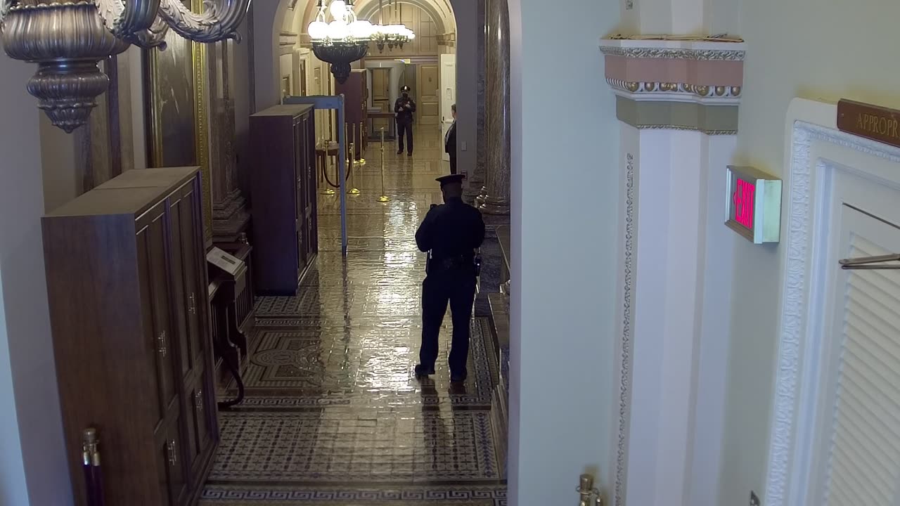 Camera0360USCH03PHouseGalleryWestNearH323_2021-01-06_Starting_at_13h49min17s300ms.mp4