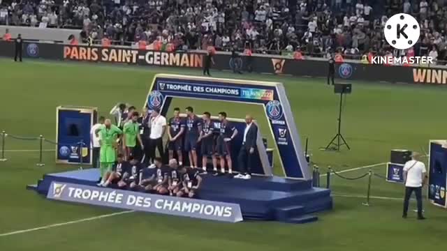 تتويج باريس