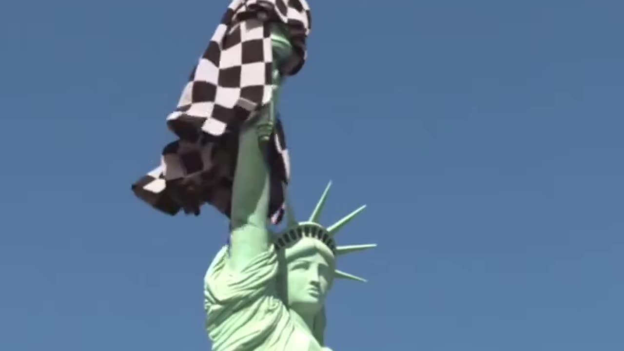 Did Anybody See This? Finish Line? Statue liberty 🗽