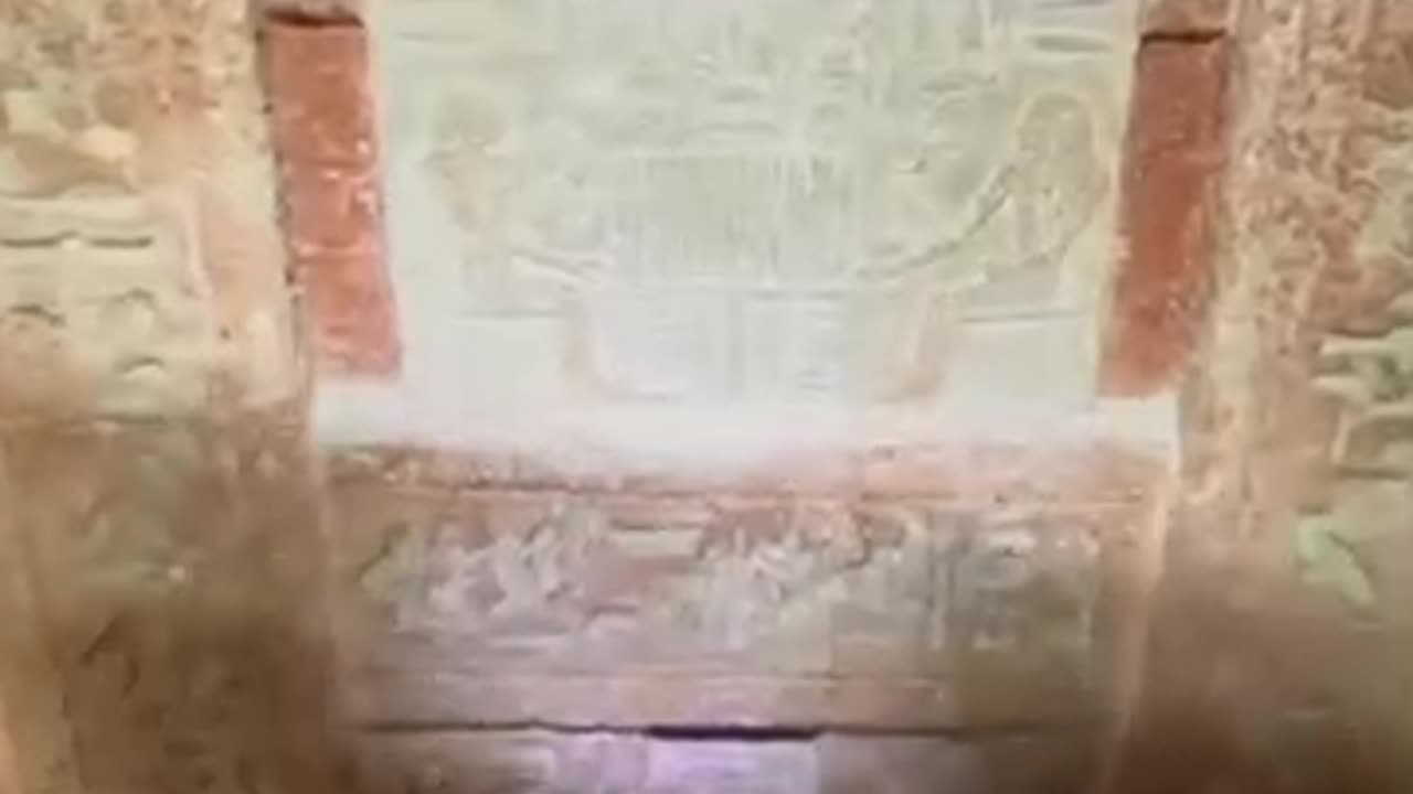 WHAT’S IN THIS SUBTERRANEAN CHAMBER UNDER GIZA?