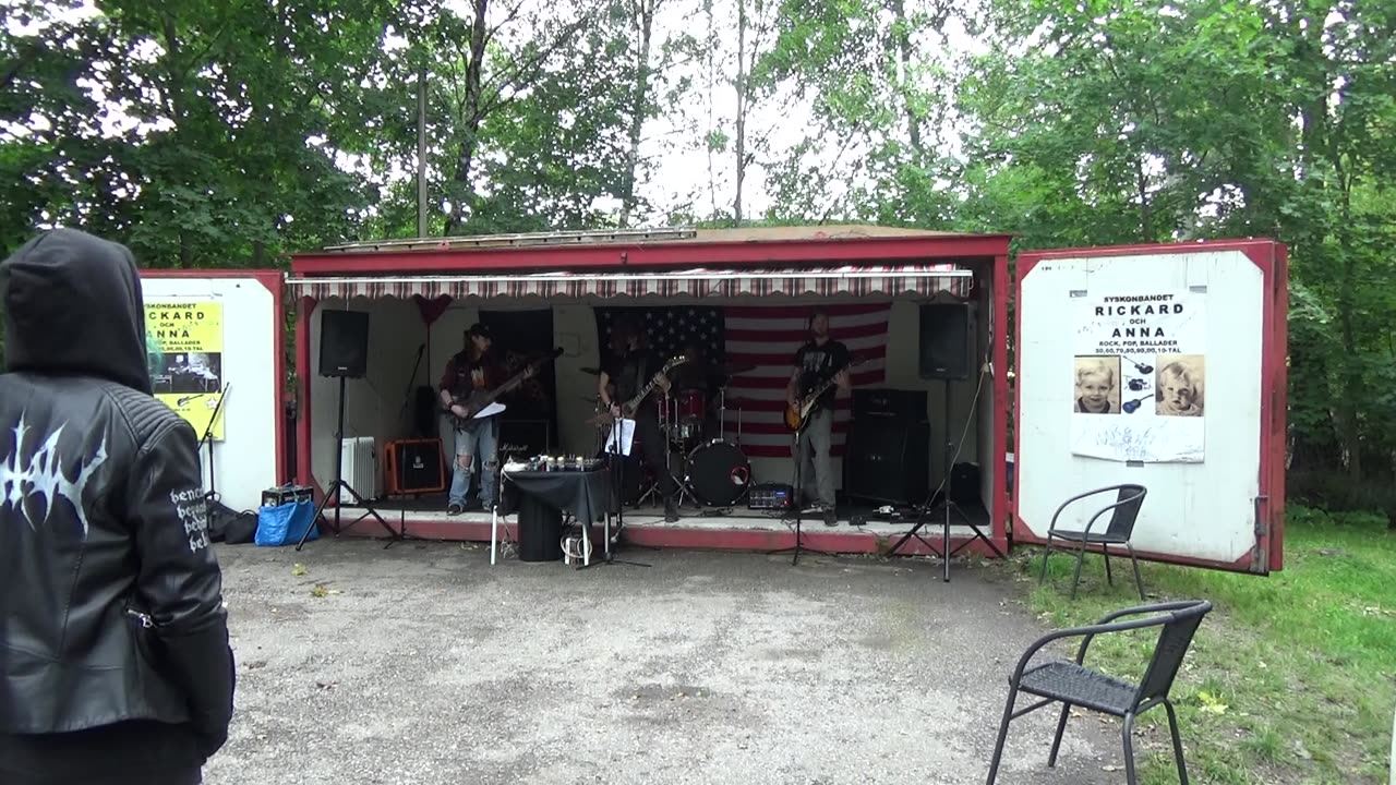 Moonshine Cruisers med Knapptryckarna