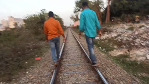 Competition for walking on railroad tracks🤣🤣