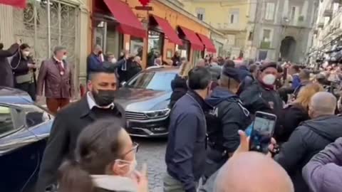 Italians shouting to Italian president