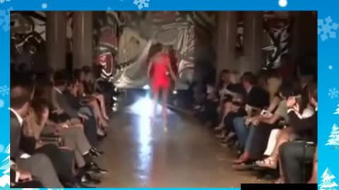 RY NOT TO LAUGH - Funny Funny & Funny - Models Falling on Catwalk in the Collection