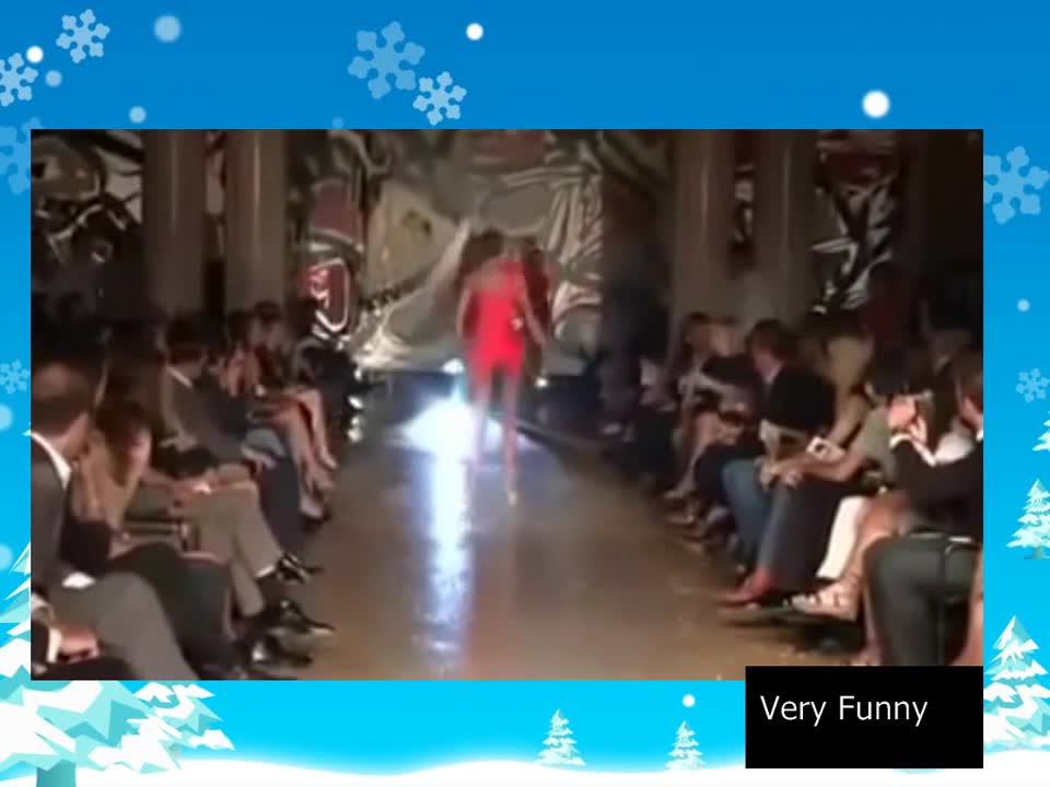 RY NOT TO LAUGH - Funny Funny & Funny - Models Falling on Catwalk in the Collection