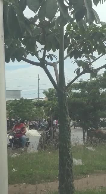 ¡Emergencia! Rotura de tubo de agua inunda a Ceballos