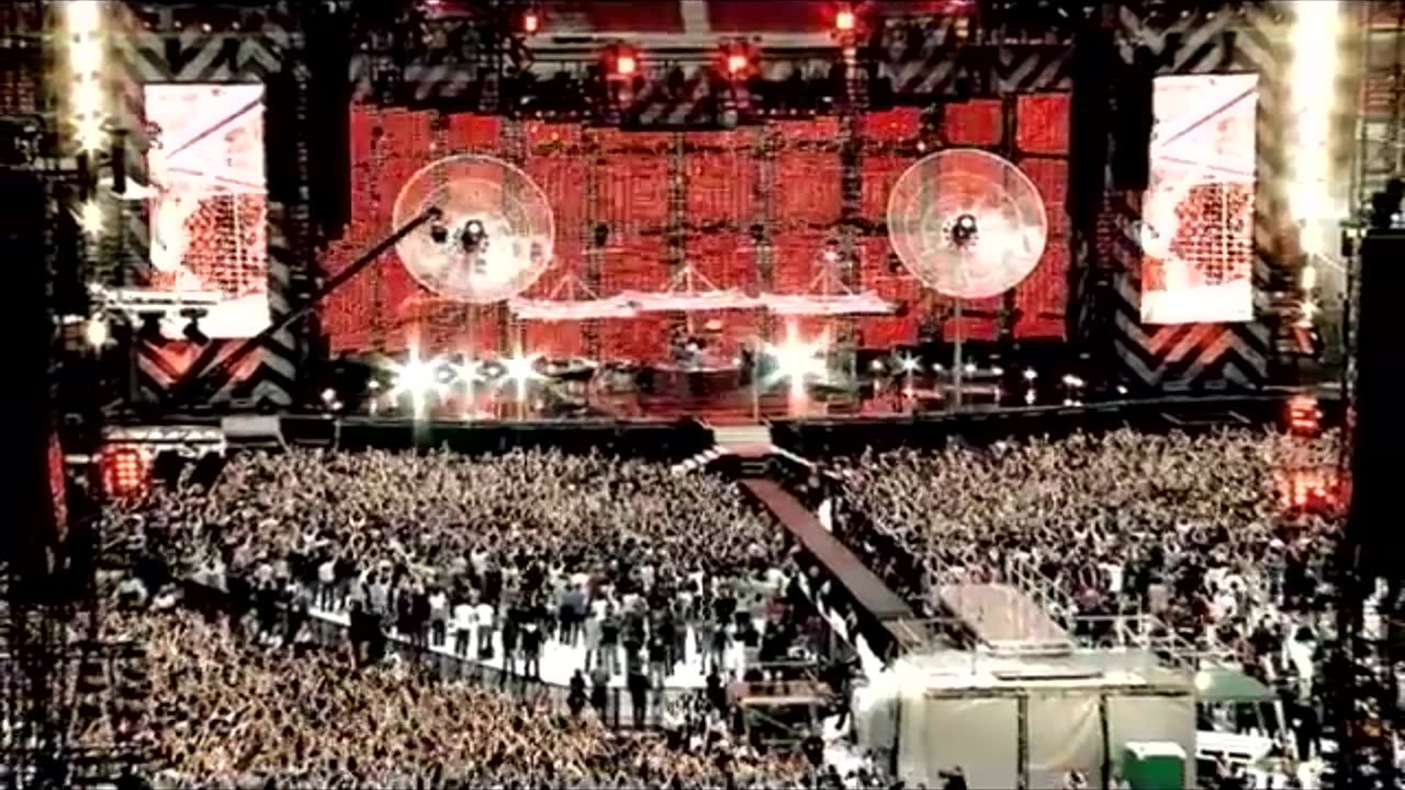 Hysteria (Live From Wembley Stadium) - Muse