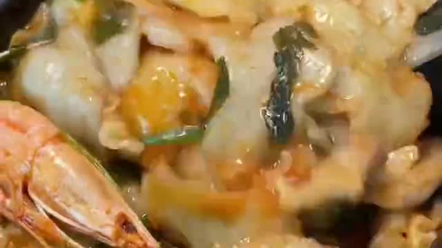 Korean food you must try - Kimchi Noodle Soup