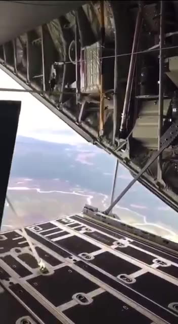 WHAT IS BARR DOING HERE😲🤔