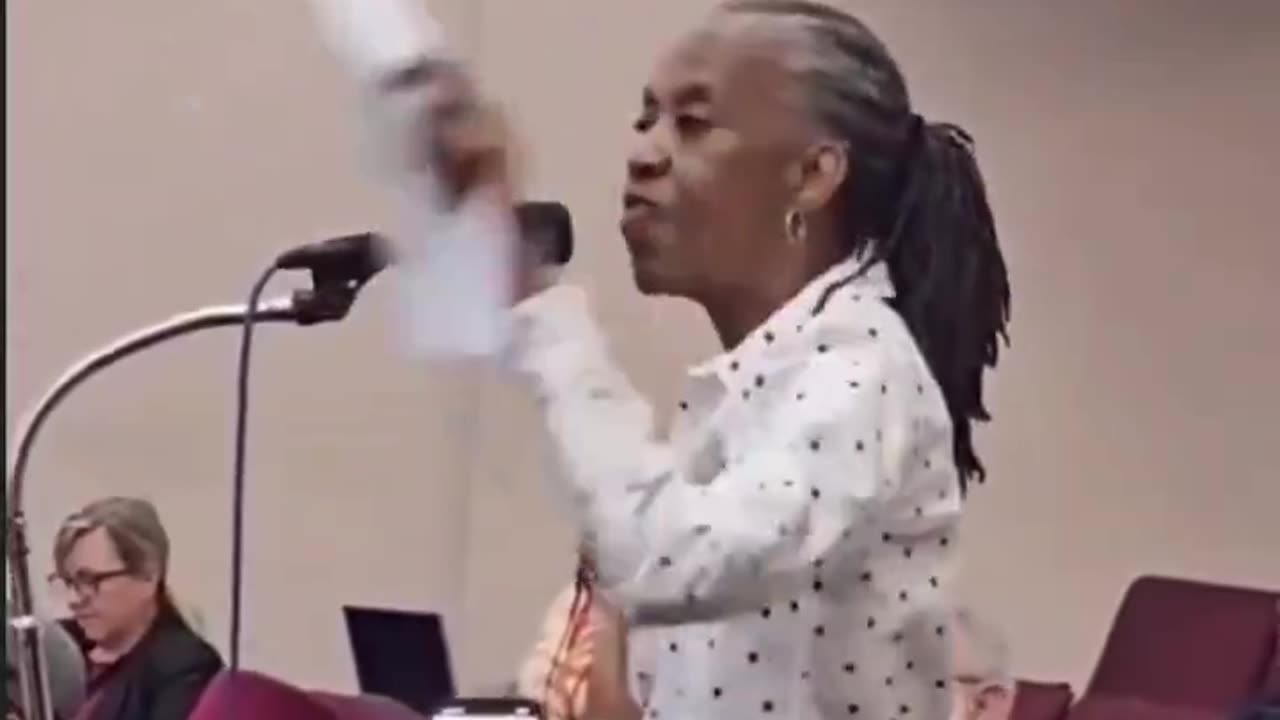 This lady spits fire at the liberals in Chicago..