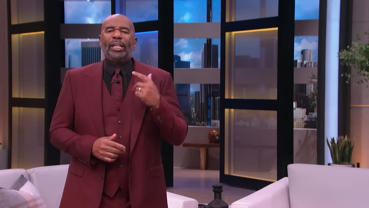 Hey Steve: My Cheep Boyfriend Doesn’t Tip! 😳 II Steve Harvey