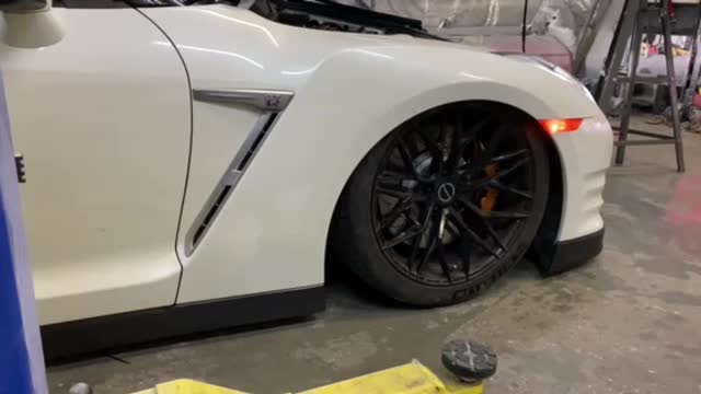 Airlift install on skyline gtr