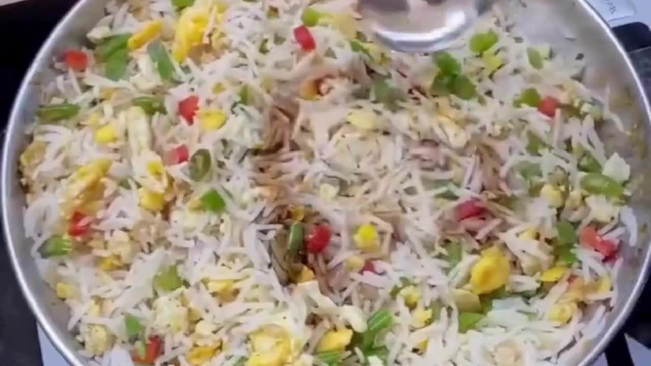 Easy Egg Fried Rice 🍳✨ Quick & Delicious Recipe for Any Meal! ❤️