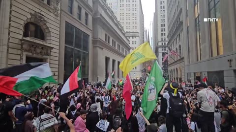 Anti-Israel mob chant ‘Long live Intifada’ outside NYC exhibit memorializing Oct. 7 festival victims