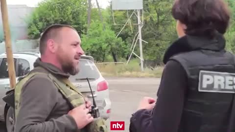 2022-09-21 A report from a German TV channel,but suddenly.... an AFU tank with 卐 painted on it