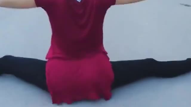 Girl butt dance