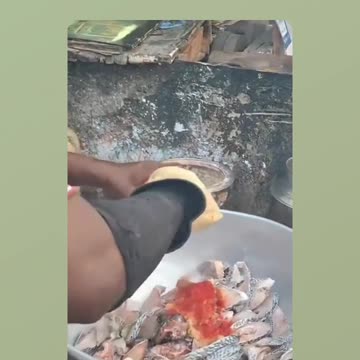 Salmon with eruption thobah sauce