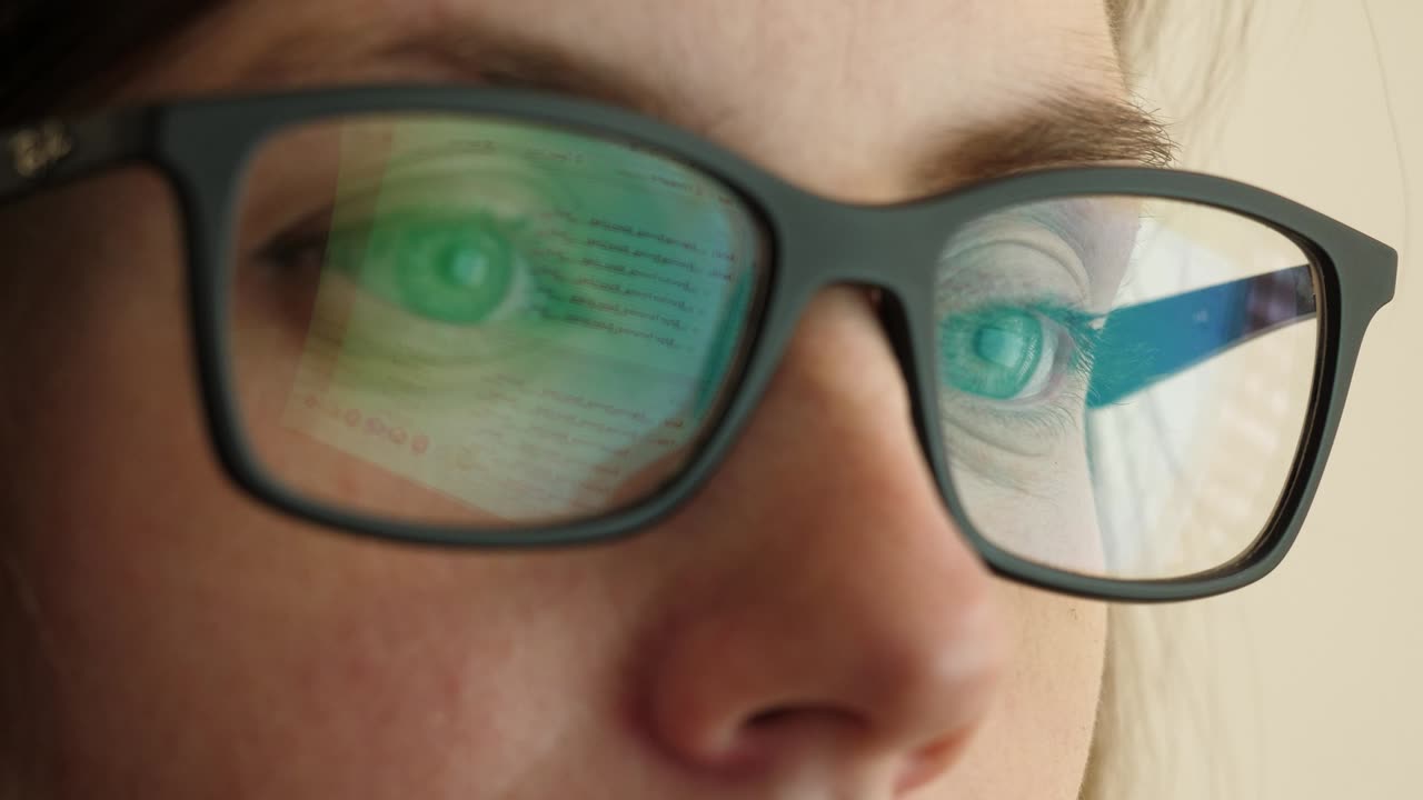 Reflection of a screen in glasses