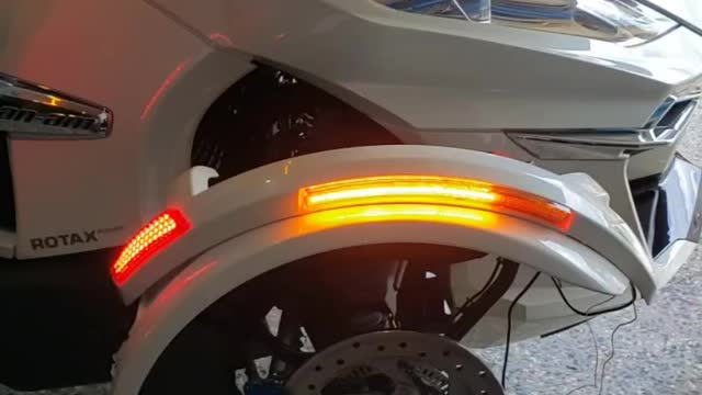 2016 Can Am Spyder RT Limited, sequential turn signals installed.
