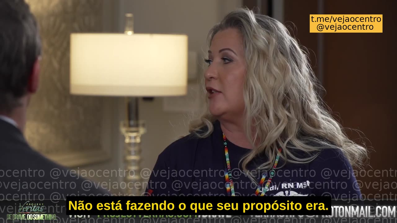 Enfermeira Jodi O´Malley denuncia: "governo não quer mostrar que a vacina está cheia de porcarias"