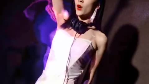 Bautiful DJ in the club