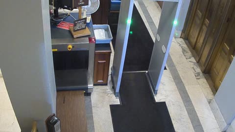 1017RSOB01DelAveADADoor_2021-01-06_05h17min56s427ms.mp4