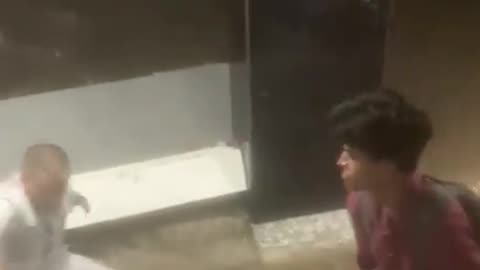 जब कोचिंग सेंटर में भरने लगा पानी तो ऐसी बचायी जान #shorts #RajendraNagar #delhinews #delhimonsoon