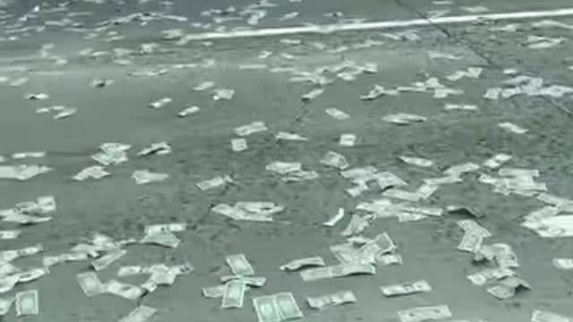 ALL CARS, TRUCKS STOP MONEY EVERYWHERE .GOES ENSANE.