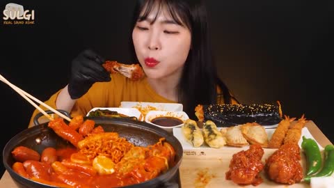 ASMR MUKBANG 직접 만든 떡볶이 양념치킨 김밥 먹방 & FRIED CHICKEN AND Tteokbokki ZATING