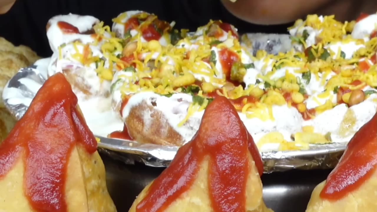 ASMR Eating Spicy Street Aloo Samosa,Dahi Puri,Maggi,Poori Indian Street Food ASMR Eating Mukbang