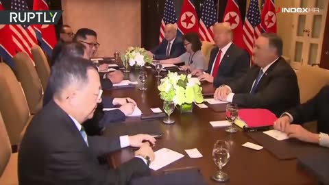 Donald Trump i Kim Jong-un na sastanku