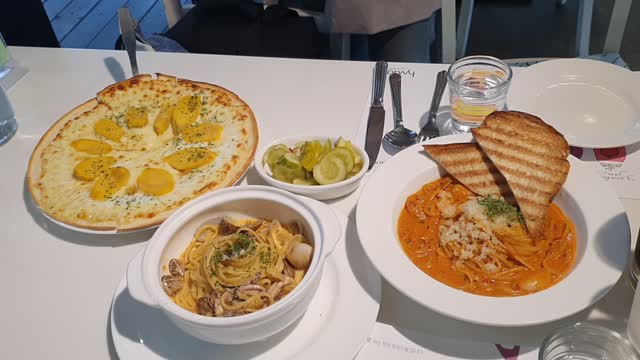 Gorgonzola Pizza, Rose Pasta and Pickles