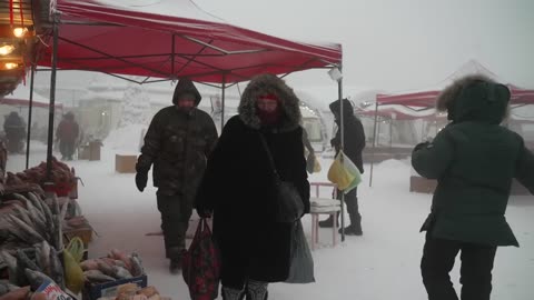 Going to School in the Coldest Town on Earth (−64°C, −84°F) _ Yakutsk, Siberia