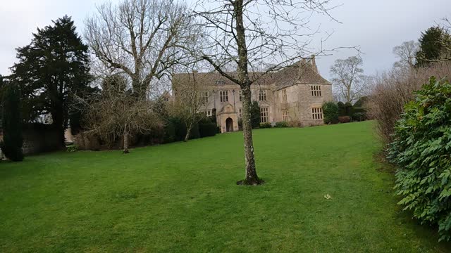 GoPro speedlapse in a Garden in Avebury.