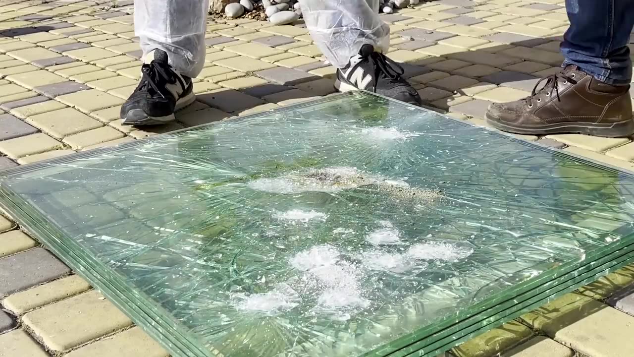 Experiment lava vs Bulletproof Glass