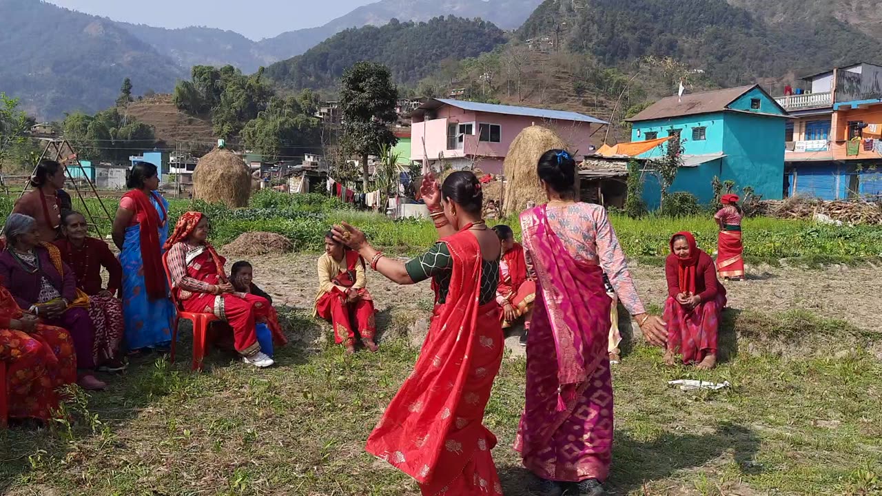 Cultural Nepalese Panche Baja Dance | बबाल नेपाली पन्चे बाजा नाच |