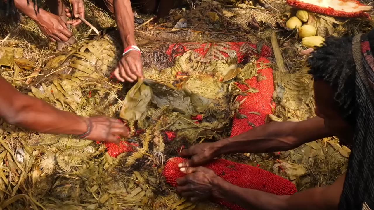 Unveiling Traditional Feast: Cooking a Whole Pig