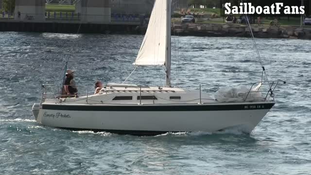 EMPTY POCKETS Sailboat Light Cruise Under Bluewater Bridges In Great Lakes