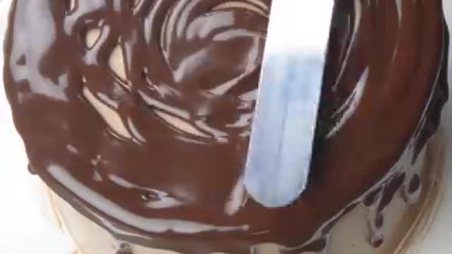 Amazing Chocolate Cake Decoration. Look so delicious!