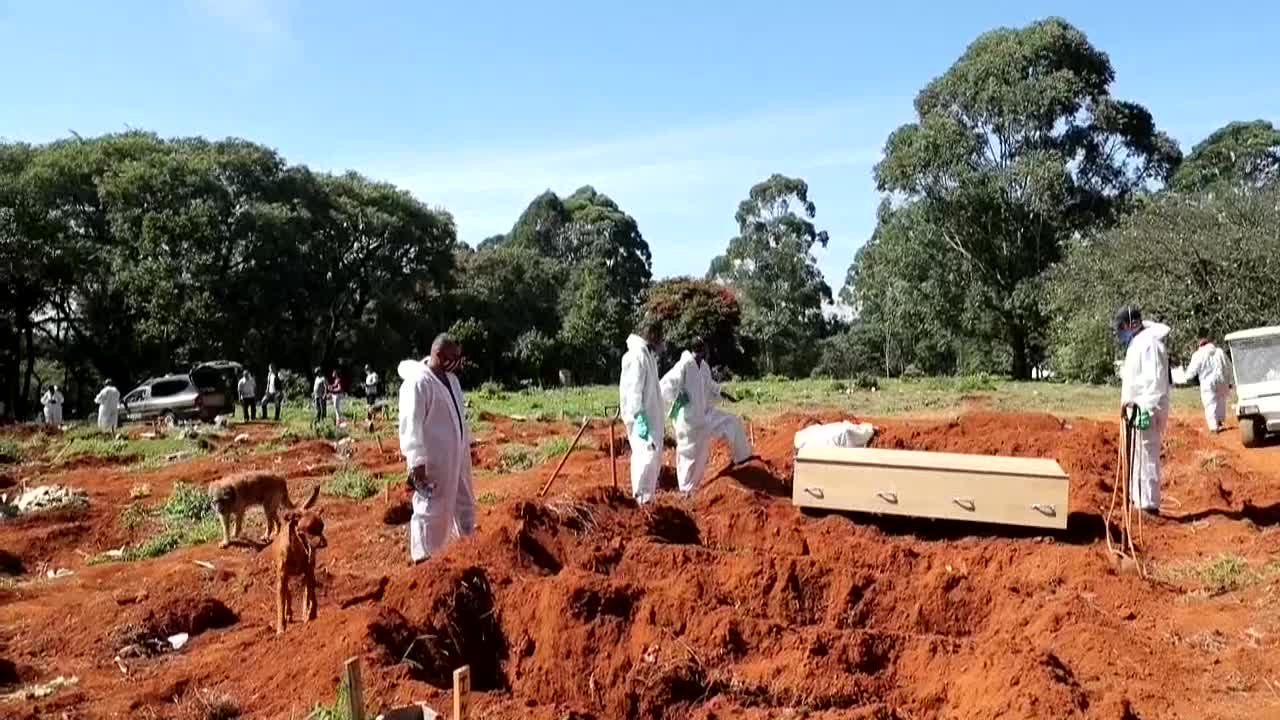 Tras 3 mil muertes en un día en Brasil, Bolsonaro busca unidad nacional contra la covid