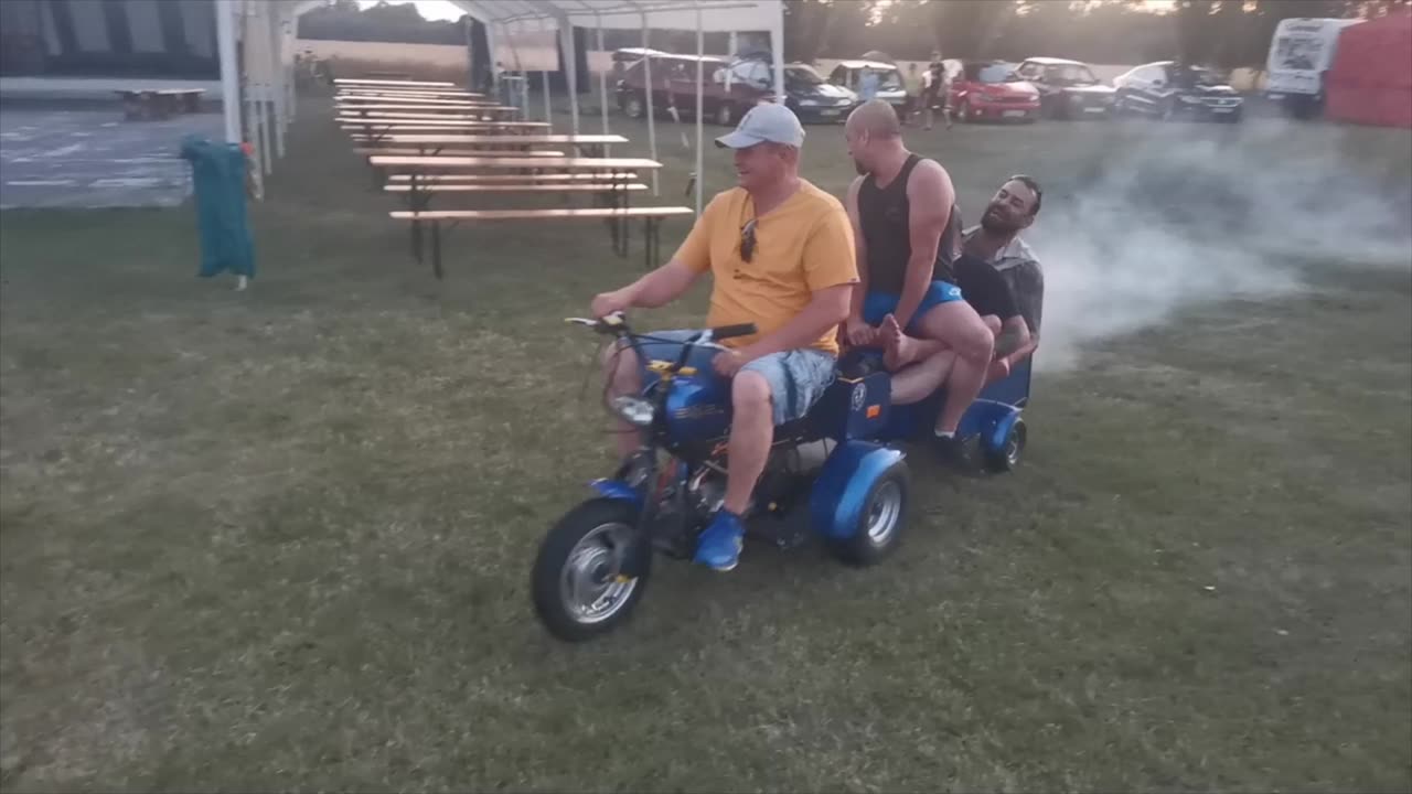 Fumbling on a moto trike