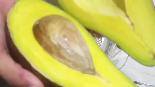 avocado 🥑 dark yellow