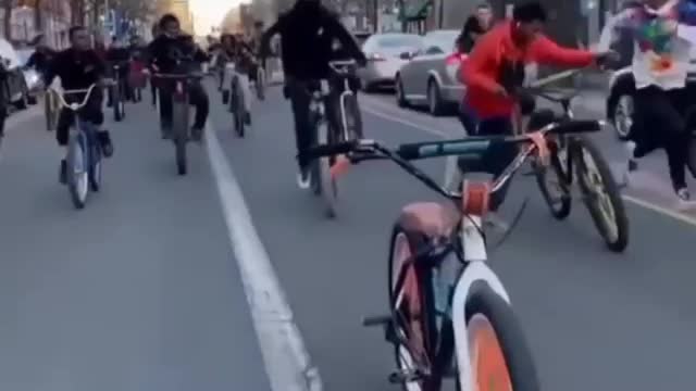 Amazing cycling stunts😍😍