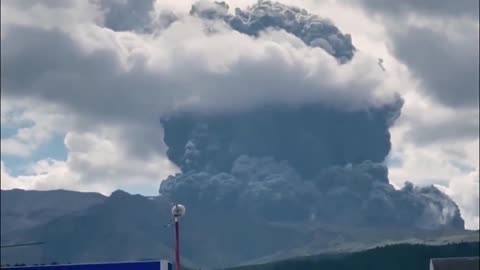 Japan's biggest volcano erupts! Mt Aso Japan October 20 2021